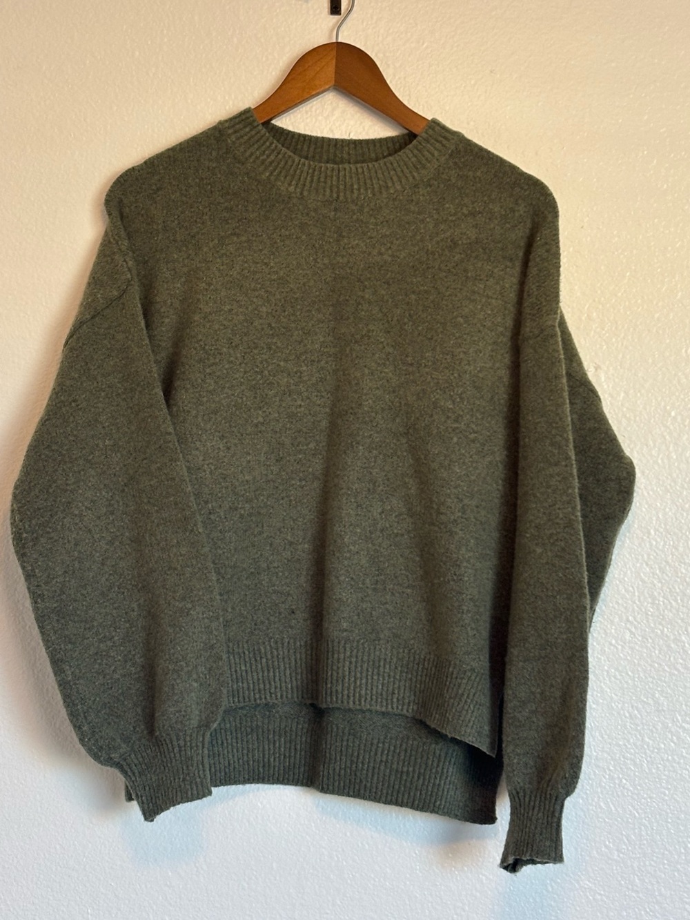 Men's/Womens Olive Crewneck Sweater - Classic Knit
